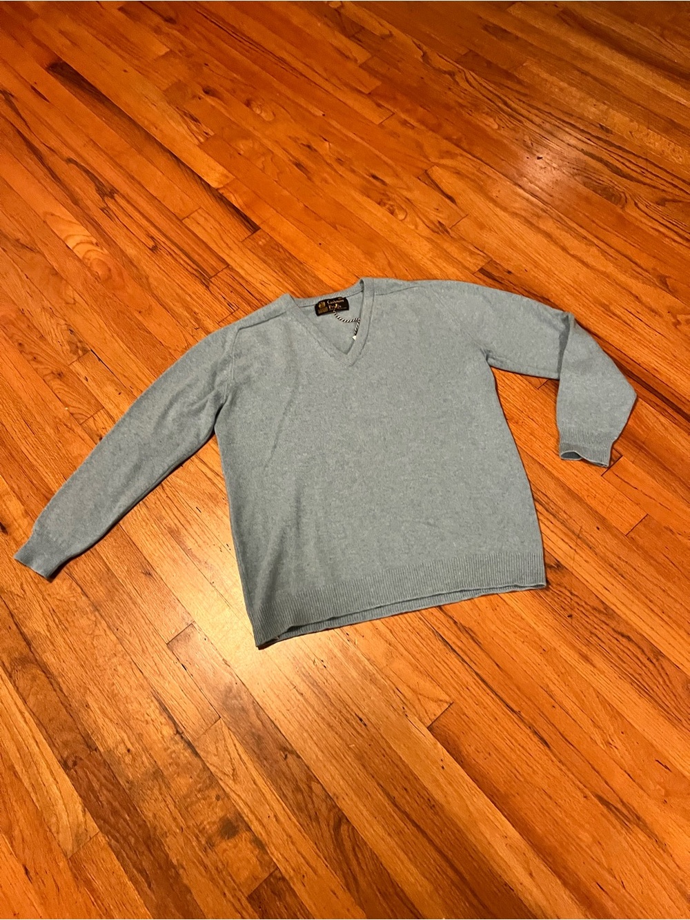Vintage Men's V-Neck Sweater in Soft Blue Cashmere